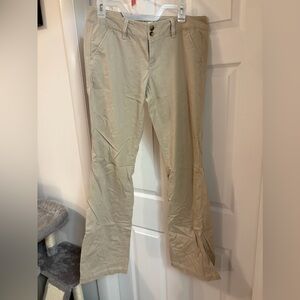 American Eagle Women’s Khakis